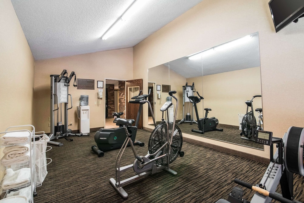 Clarion Inn & Suites Cortland University Area - photo 19