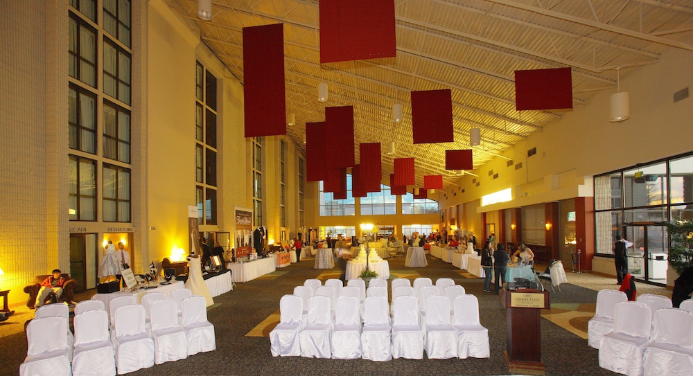 North Baltimore Plaza Hotel - photo 43