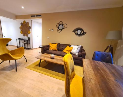 Apartamentos Dos Torres pasaje de los Giles — 4-Star Luxury Hotel in Zaragoza, Spain