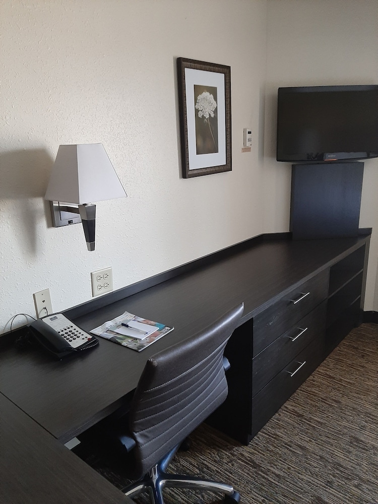 Candlewood Suites Aurora Naperville by IHG - photo 12