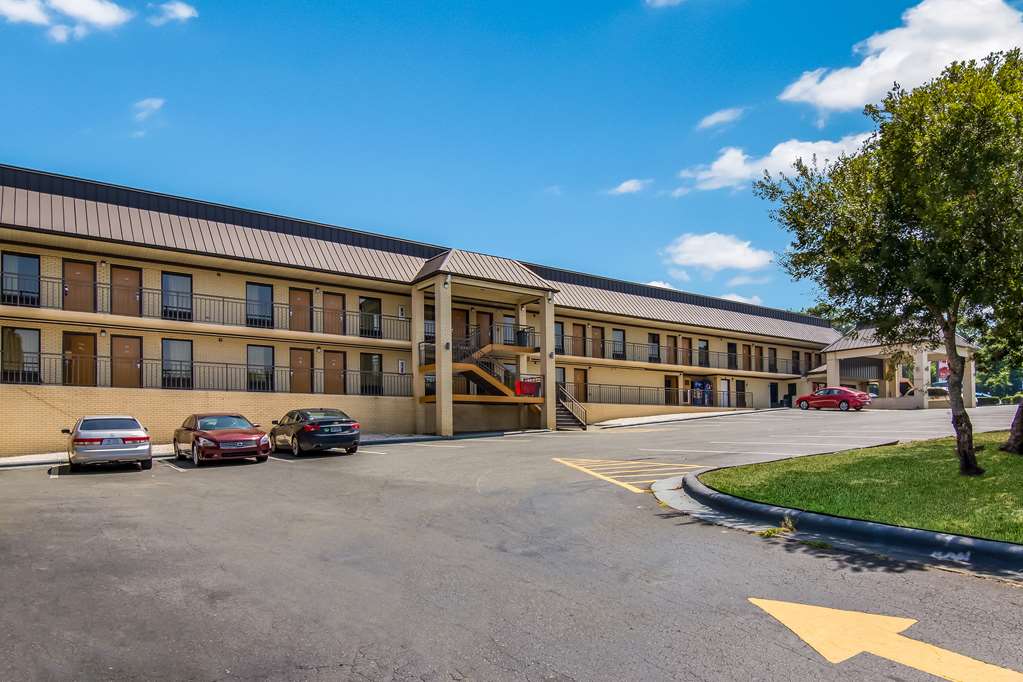 Americas Best Value Inn Wadesboro - photo 10