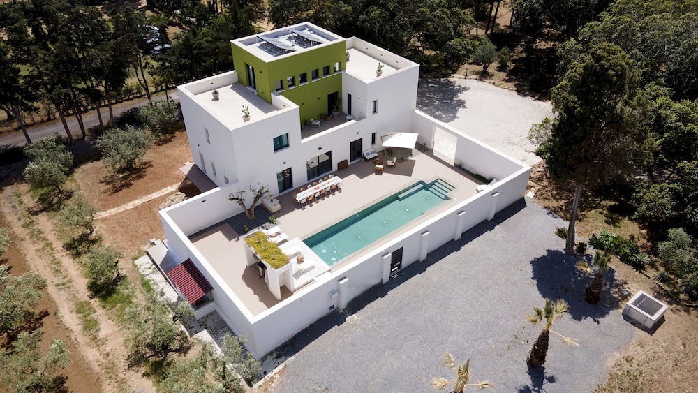 Villa Maria Paradiso 14 Emma Villas — 4-Star Luxury Hotel in Mazara Del Vallo, Italy