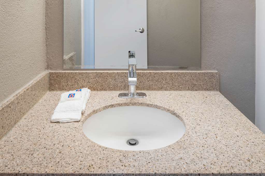 Motel 6 Fontana CA - photo 20