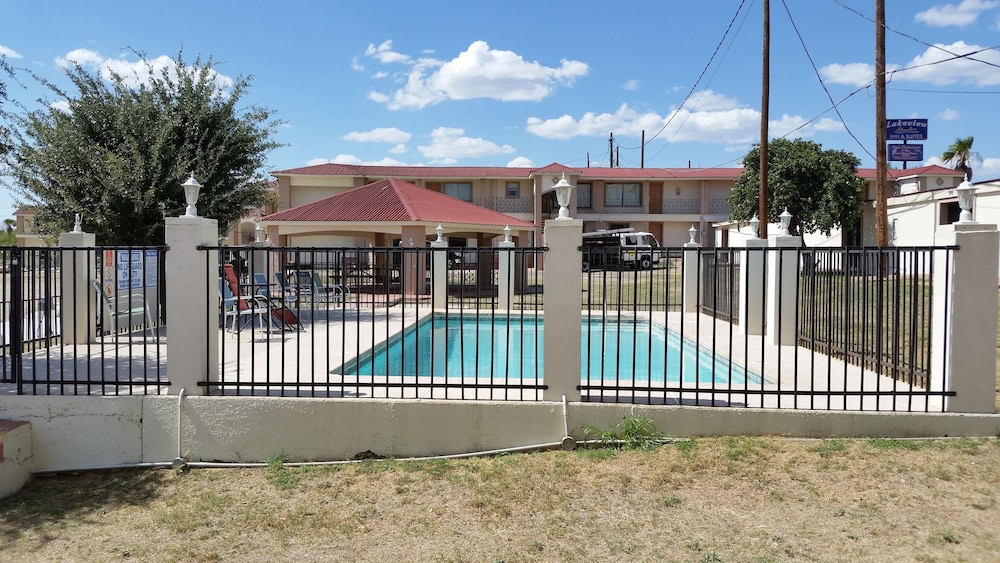 Lakeview Inn & Suites - photo 29