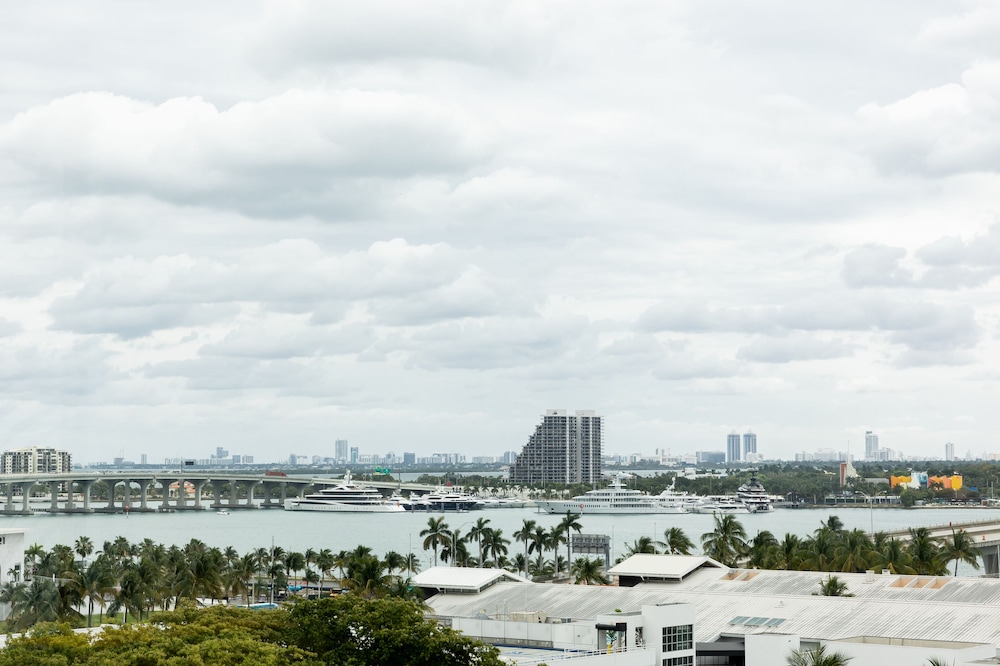 Holiday Inn Port of Miami Downtown Hotel - photo 25