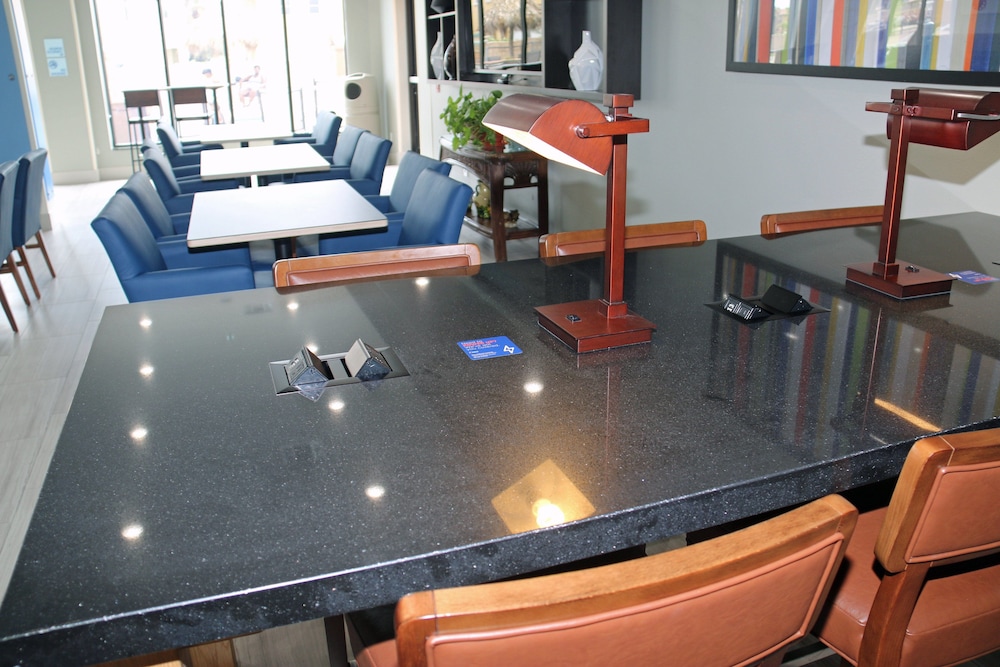 Holiday Inn Express Hotel & Suites South Padre Island by IHG - photo 32