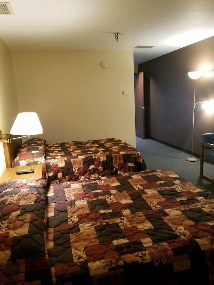 Lafayette Inn - photo 13