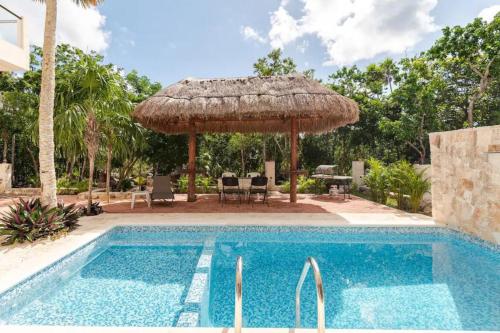 Departamento 6 Tulum Country Home con Muelle de Pesca Club de Playa Alberca Cenote y Campo de Golf Contrata Day Pass Bahia Principe — 4-Star Luxury Hotel in Tulum, Mexico