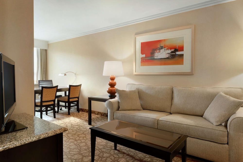 Embassy Suites Los Angeles Glendale - photo 20