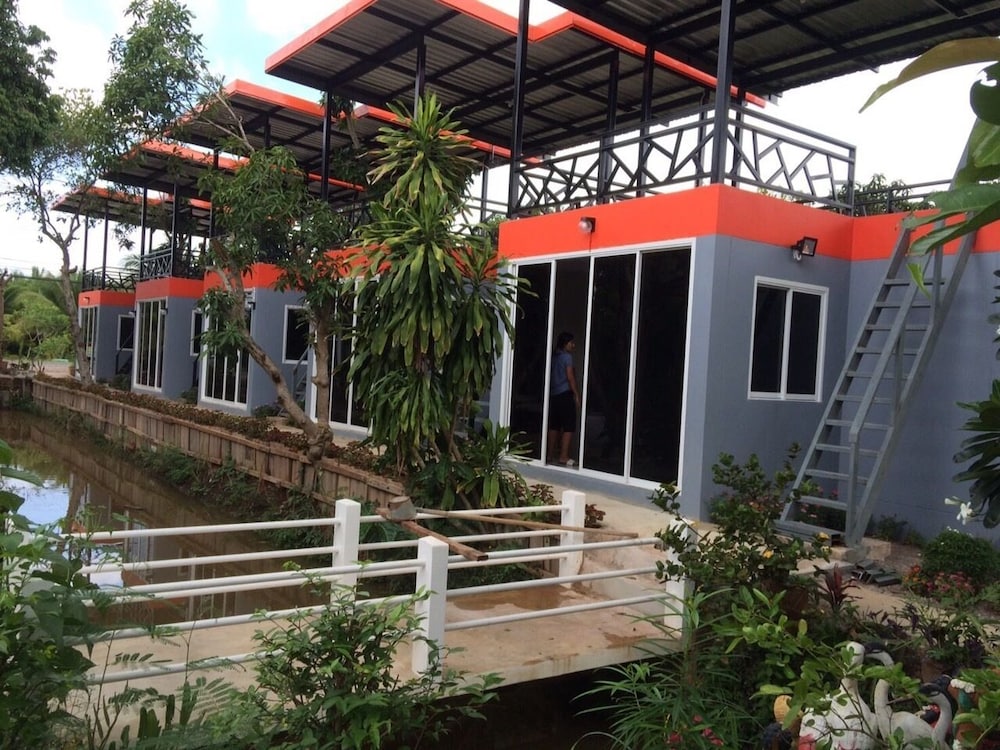 Meephawa Resort in Amphawa, Thailand