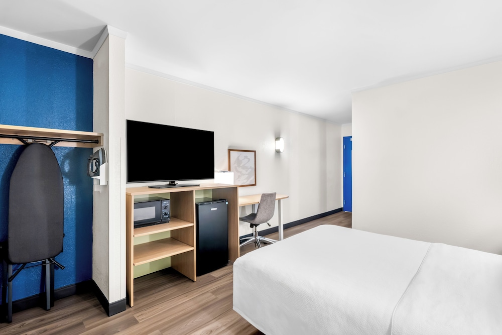 Spark by Hilton Roanoke Civic Center - photo 15