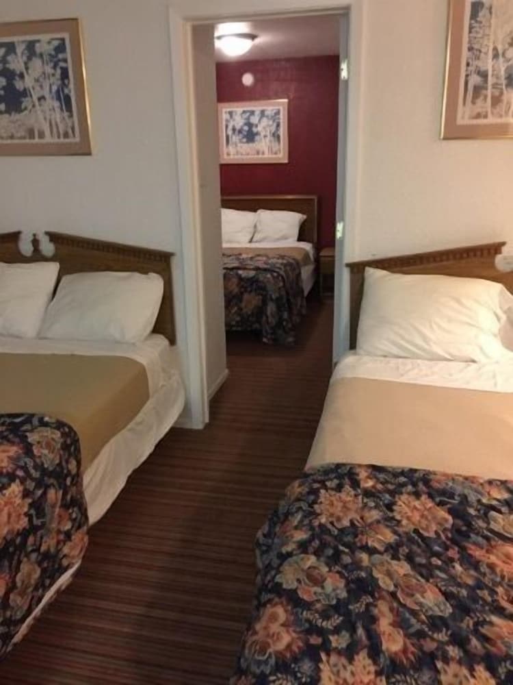 Ranch House Inn and Suites - photo 24