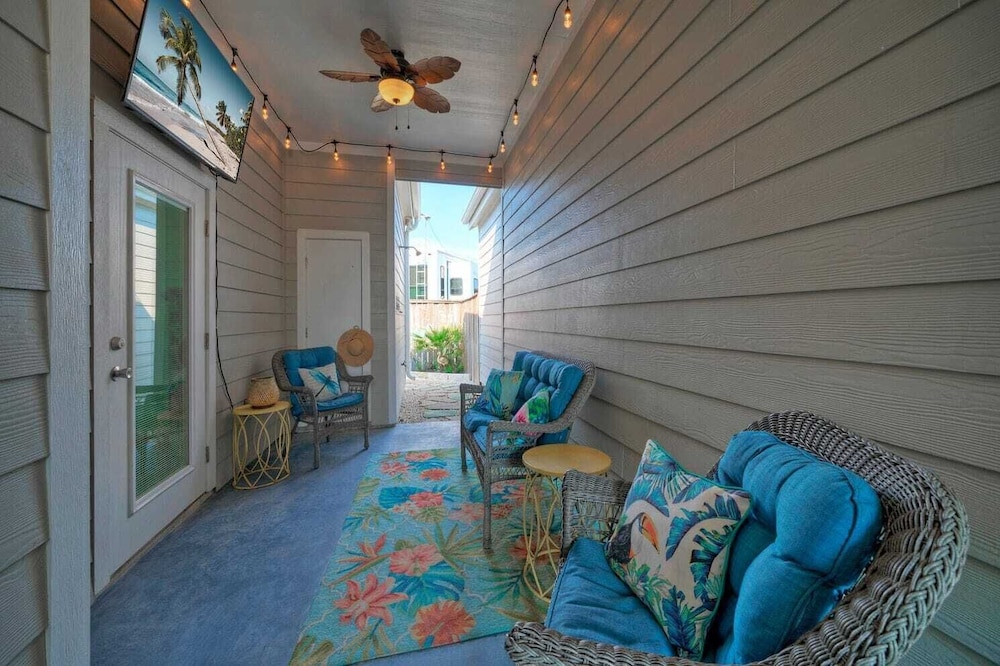 Shared Resort style Pool Playground Patio w Bar Tidal Times by Avantstay - photo 28
