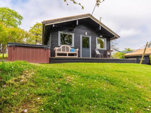 Chalet Lodge 6 Hot Tub Lodge by Interhome — 4-Star Luxury Hotel in Launceston, United Kingdom