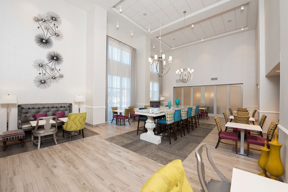 Hampton Inn & Suites Chicago Schaumburg - photo 27