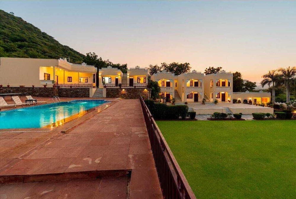 Hill Garden Resort - last minute hotel in Udaipur