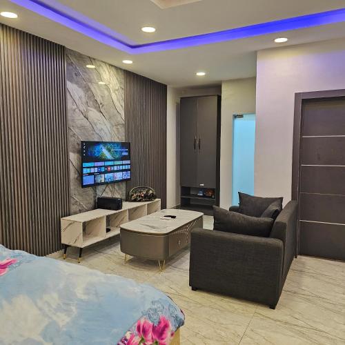 Hen Cap Apartment Services 21638941 — Agege