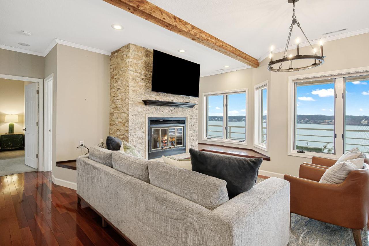 Emerald Bay Unit 1B — 4-Star Luxury Hotel in Lake Ozark, United States
