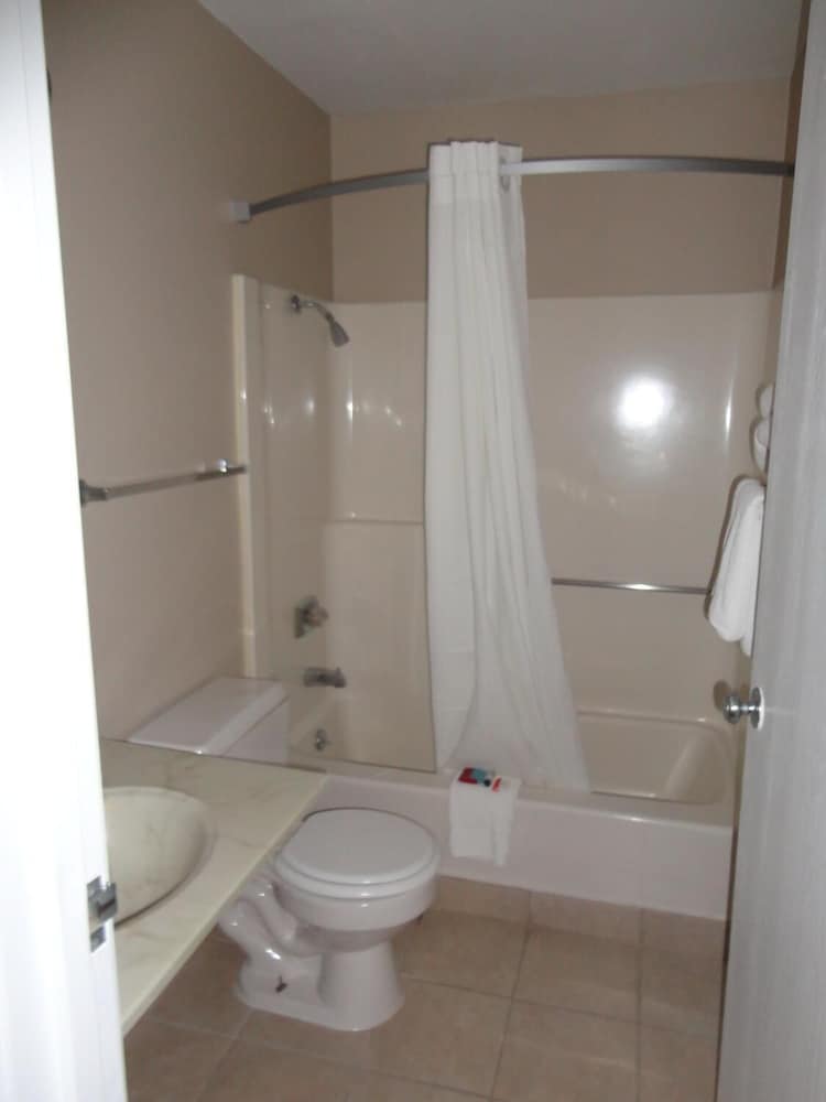 Super 8 by Wyndham Fremont NE - photo 17