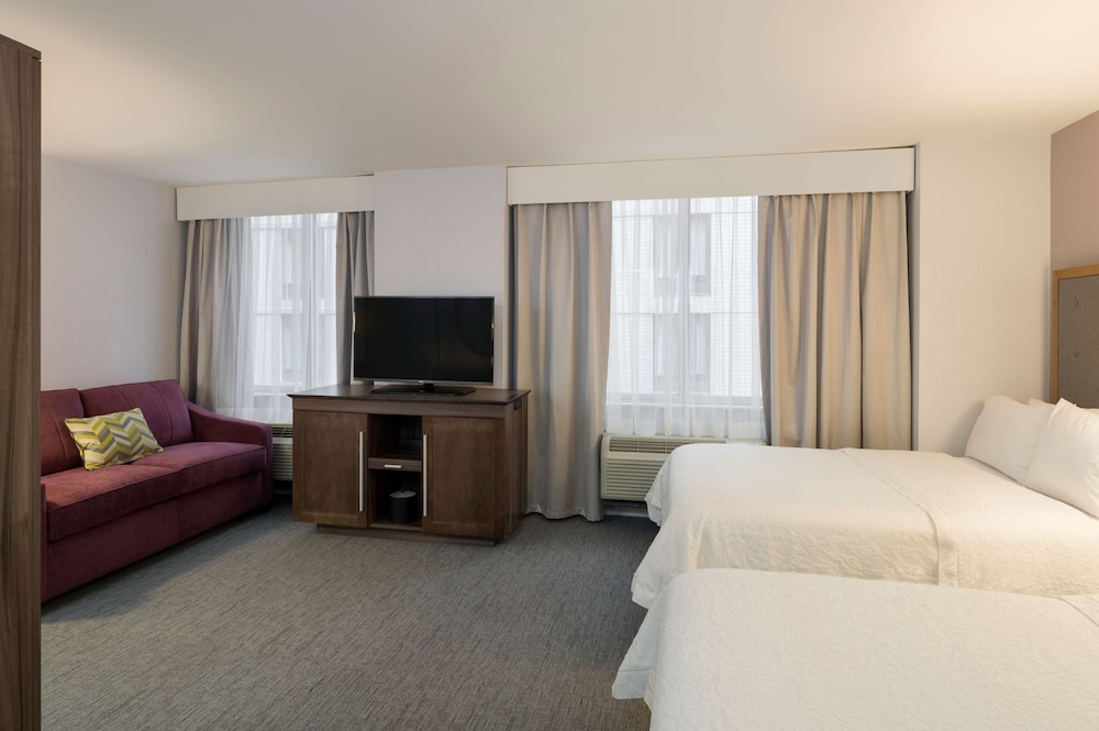 Hampton Inn Manhattan Times Square South - photo 9