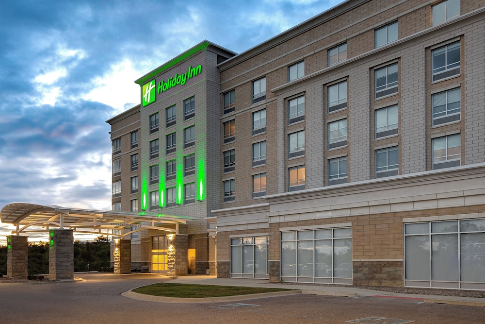 Holiday Inn Detroit Northwest Livonia an IHG Hotel - photo 2