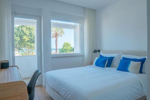 NEW Estrela da Praceta Apt w 3 Suites & Oceanview — 4-Star Luxury Hotel in Carcavelos, Portugal