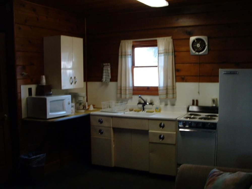Kootenai Valley Motel - photo 56