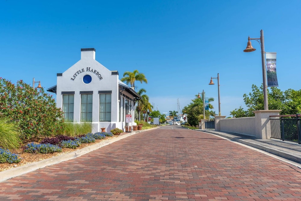115 Little Harbor Inn - photo 46
