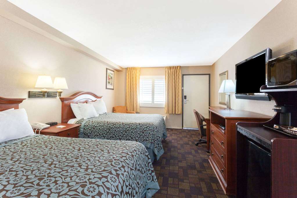 Days Inn by Wyndham Alhambra CA - photo 9