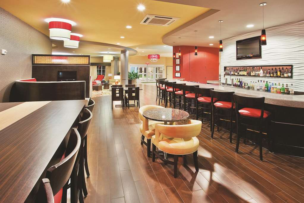 La Quinta Inn & Suites by Wyndham Hinesville Fort Stewart - photo 32