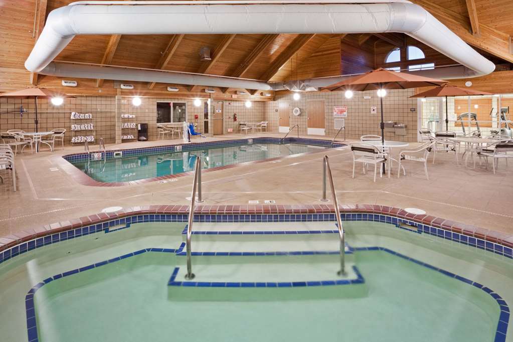AmericInn by Wyndham Fort Pierre Conference Center - photo 9