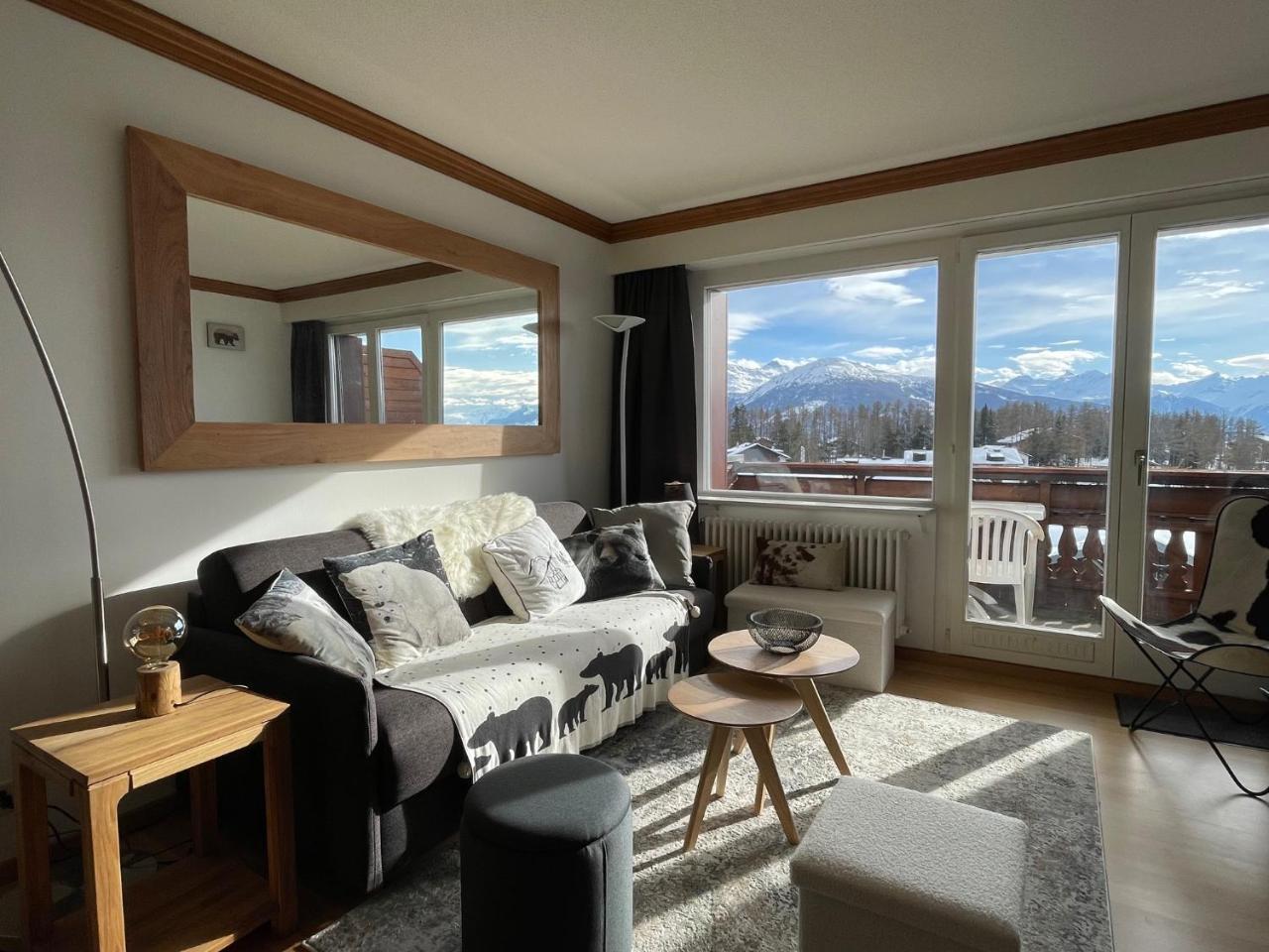 Cosy Rooftop Downtown Crans Montana with Stunning View and Swimming Pool — 4-Star Luxury Hotel in Lens, Switzerland