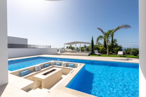 Villa Andrea quiet luxury sunset with sea views — 4-Star Luxury Hotel in Adeje, Spain