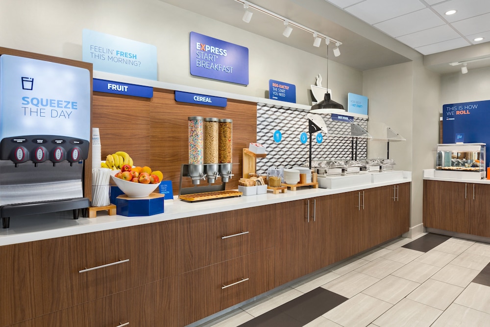Holiday Inn Express and Suites Ukiah by IHG - photo 50