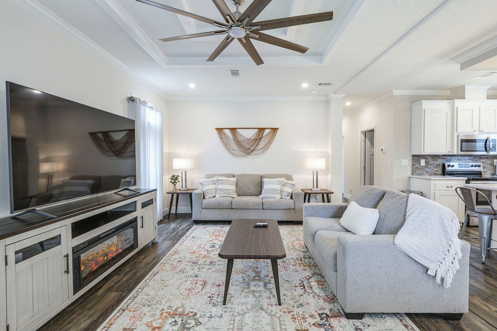 Peaceful Starke Retreat w Deck: 6 Mi to Downtown — hotel in Starke