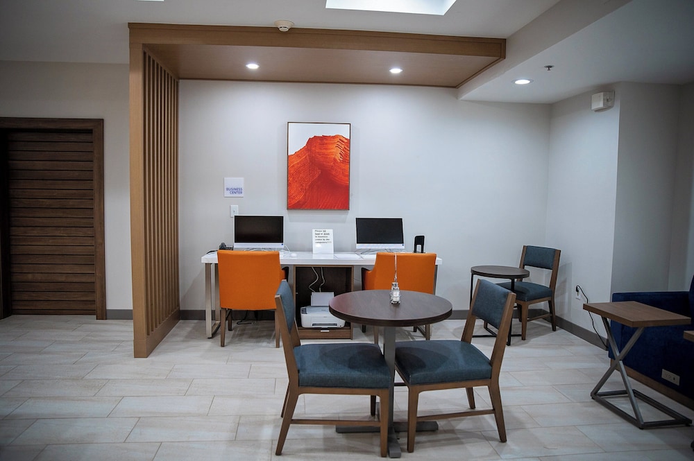Holiday Inn Express & Suites Center by IHG - photo 59