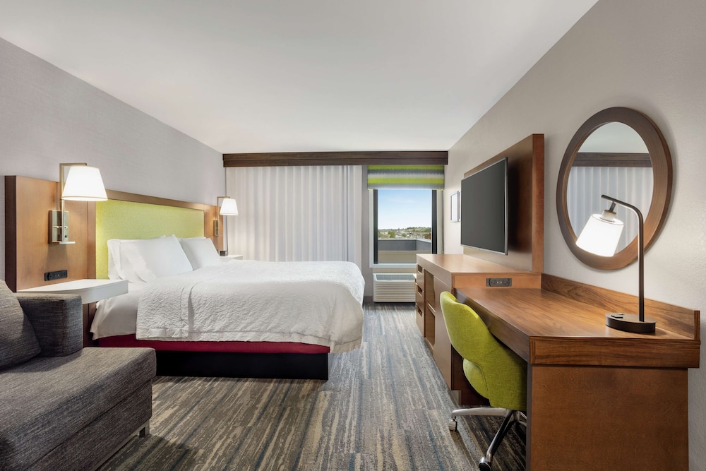 Hampton Inn Milwaukee Brookfield - photo 22