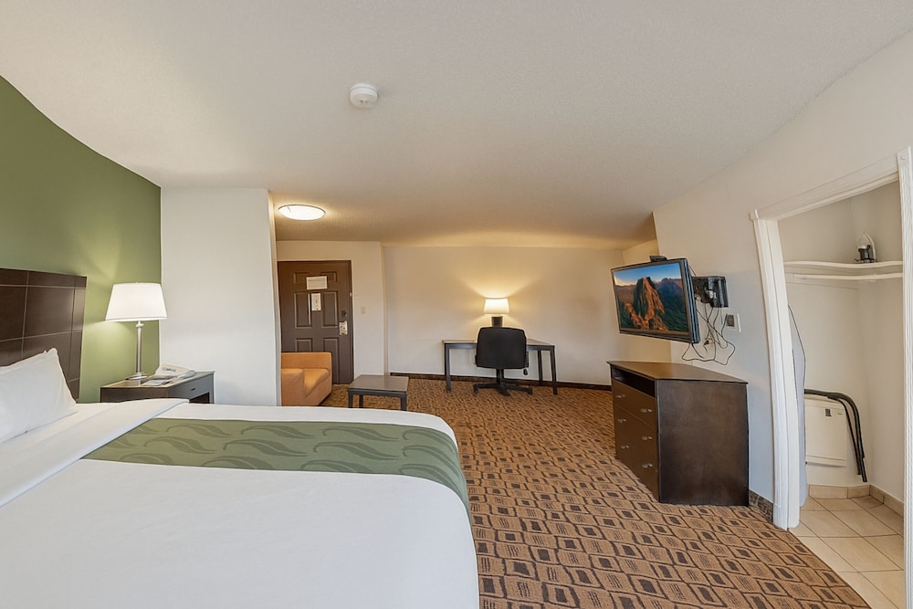 Coratel Plus Suites Wichita West Airport - photo 6