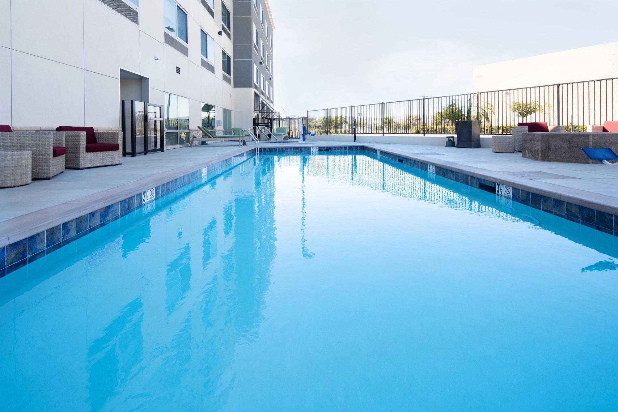 Holiday Inn Express And Suites Murrieta Temecula - photo 3
