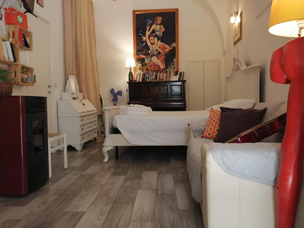 La piccola casa di Tania — 4-Star Luxury Hotel in Terlizzi, Italy