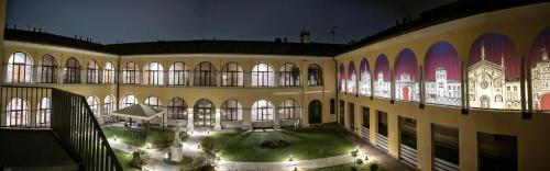 CallMe Crema Struttura in centro storico — hotel in Crema