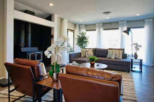 Oakridge Ranch Sequoia Kern River & Lake Escape — 4-Star Luxury Hotel in Lake Isabella, United States