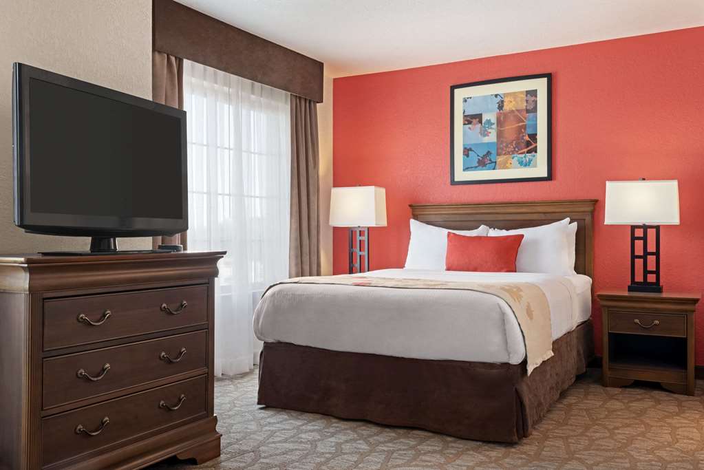 Hawthorn Extended Stay by Wyndham Decatur - photo 18