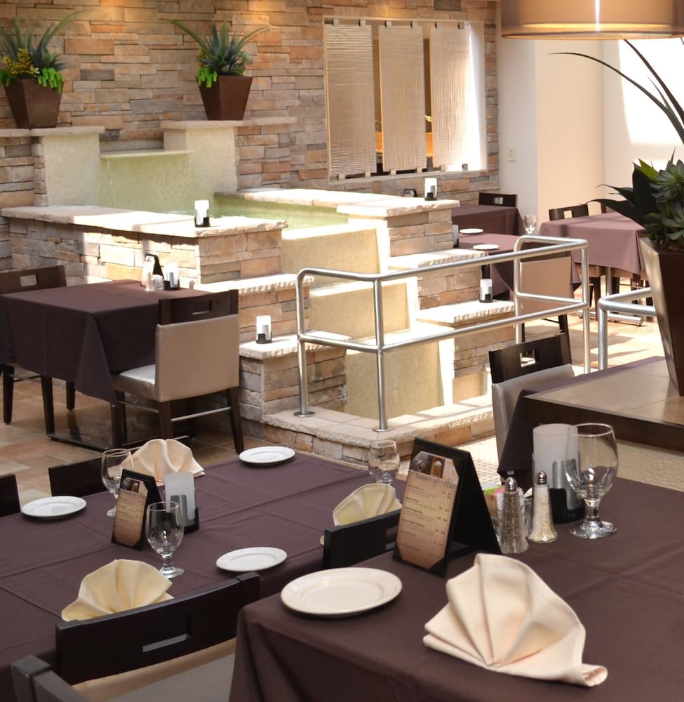 Doubletree by Hilton Houston Hobby Airport - photo 34