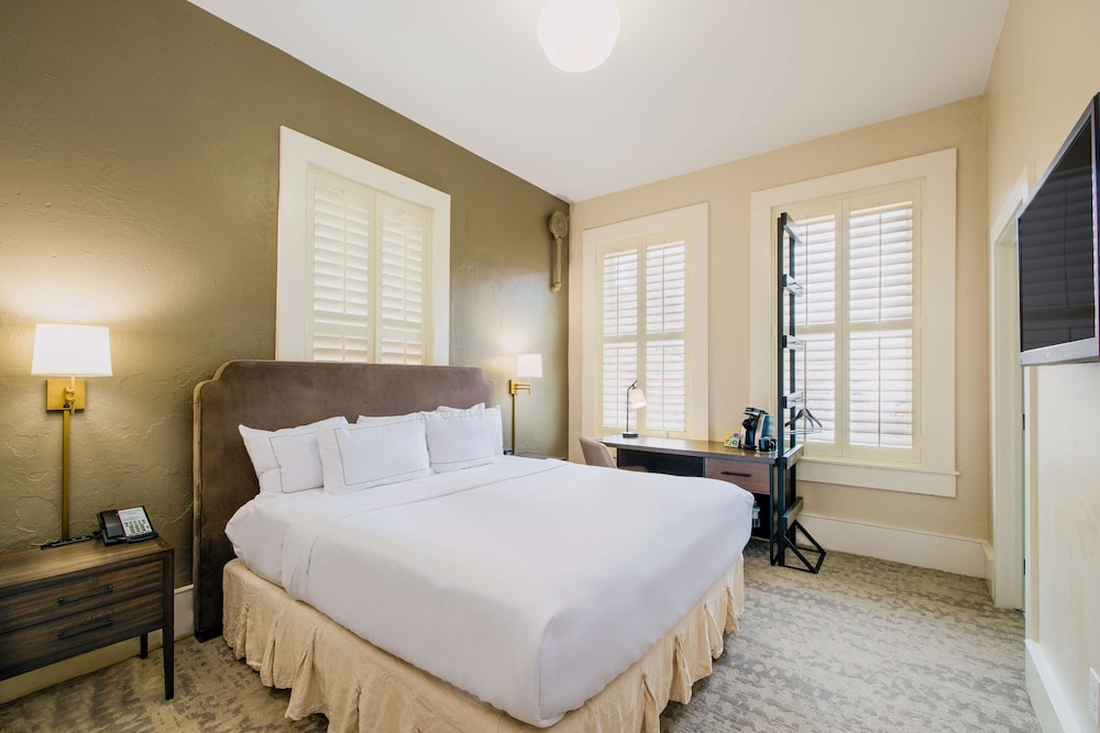 Hotel Florence Tapestry Collection by Hilton - photo 34