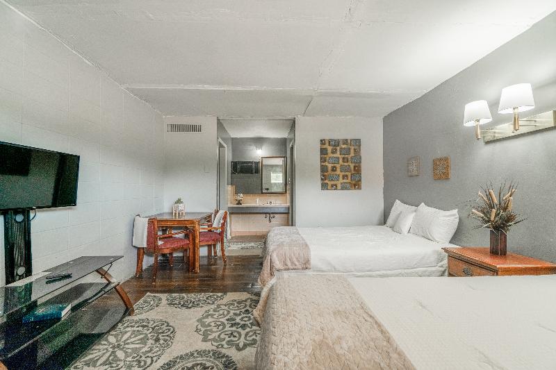 OYO Holiday Capri Motel & Rv Park - photo 9