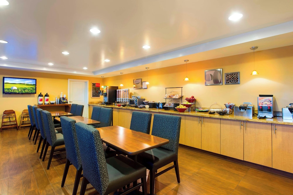 TownePlace Suites Kansas City Overland Park - photo 27