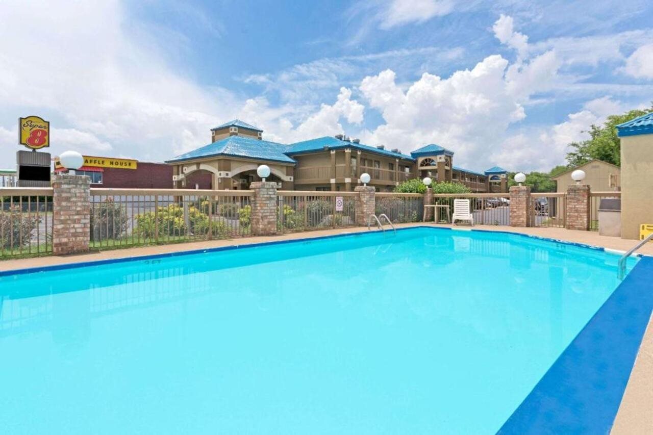 Super 8 by Wyndham Franklin Hwy 31 - photo 5