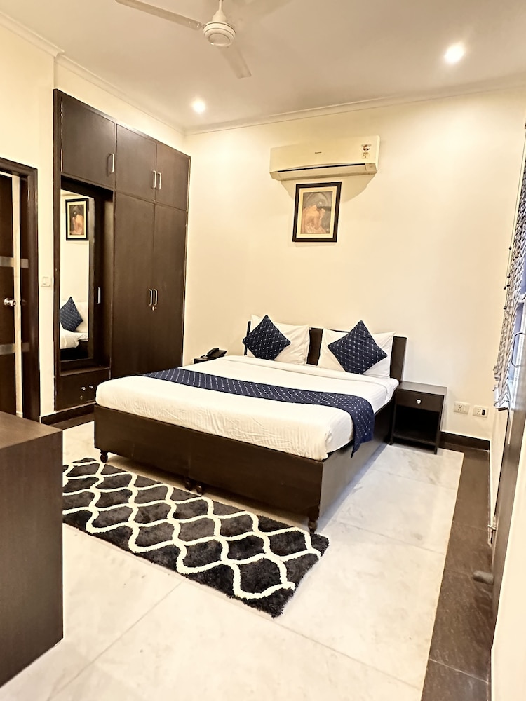 Hollyhocks Residency — Gurgaon — photo 5