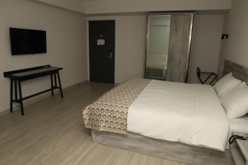 Aventus Hotel